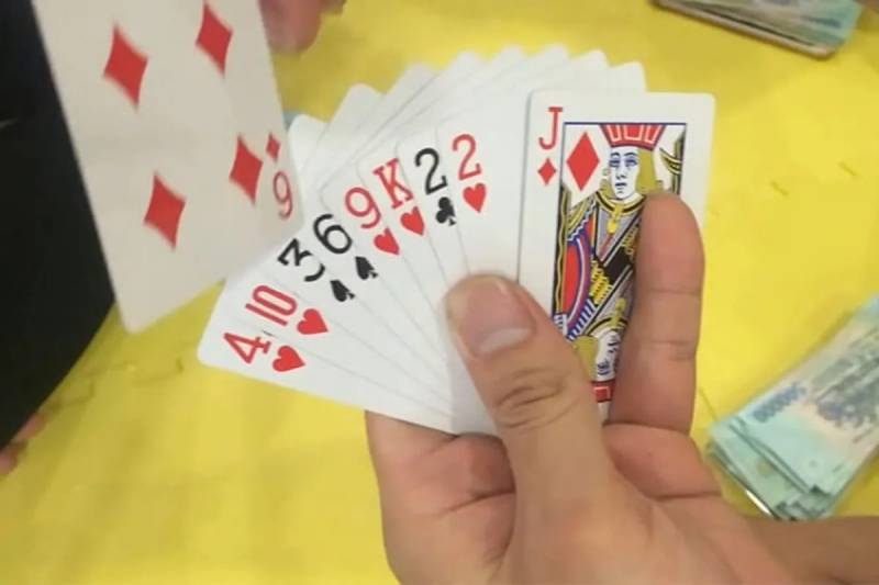 Cách Đọc Bài Đối Thủ Khi Chơi Tiến Lên: Bí Kíp Của Cao Thủ Bài Thủ 1 Cách Đọc Bài Đối Thủ Khi Chơi Tiến Lên: Bí Kíp Của Cao Thủ Bài Thủ