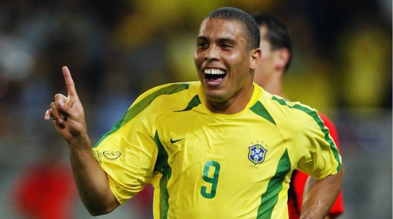 Top 10 Cầu Thủ Vĩ Đại Nhất Mọi Thời Đại 6 Ronaldo Nazário – Kẻ hủy diệt với nụ cười hiền