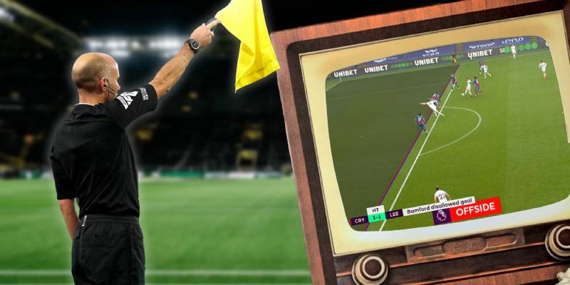 Trọng tài xác định việt vị như thế nào?